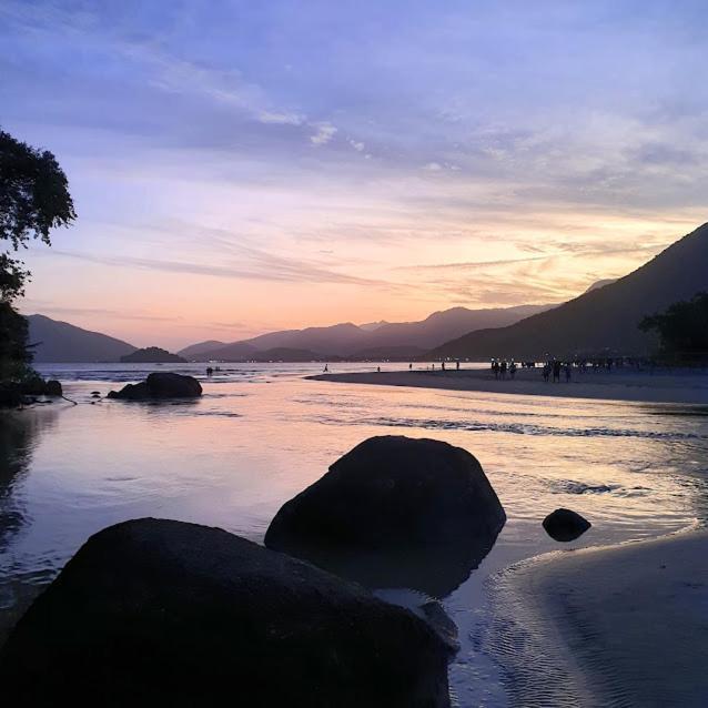 Chale Rustico E Charmoso Na Praia Para Casal! Apartment Ubatuba Ngoại thất bức ảnh